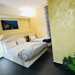 https://rainbow-rooms.it-romehotels.com