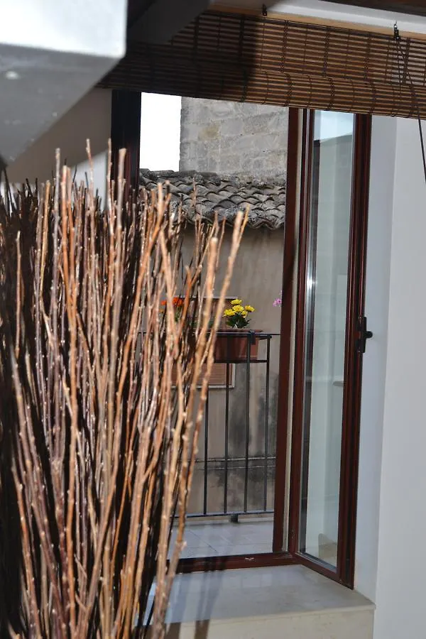 Cirasa Villa Ragusa 0*,